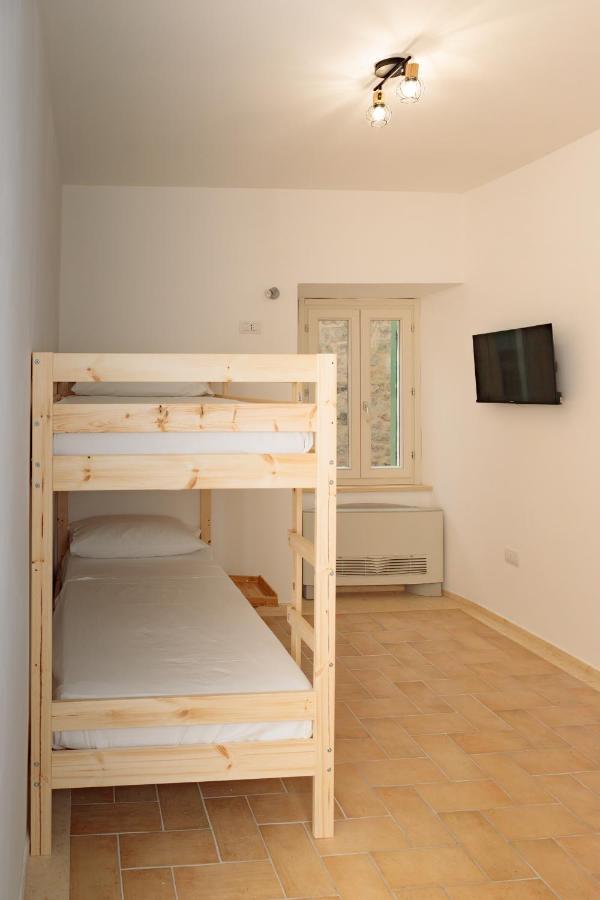 Nera Apartments Сант'Анатолия-ди-Нарко Экстерьер фото